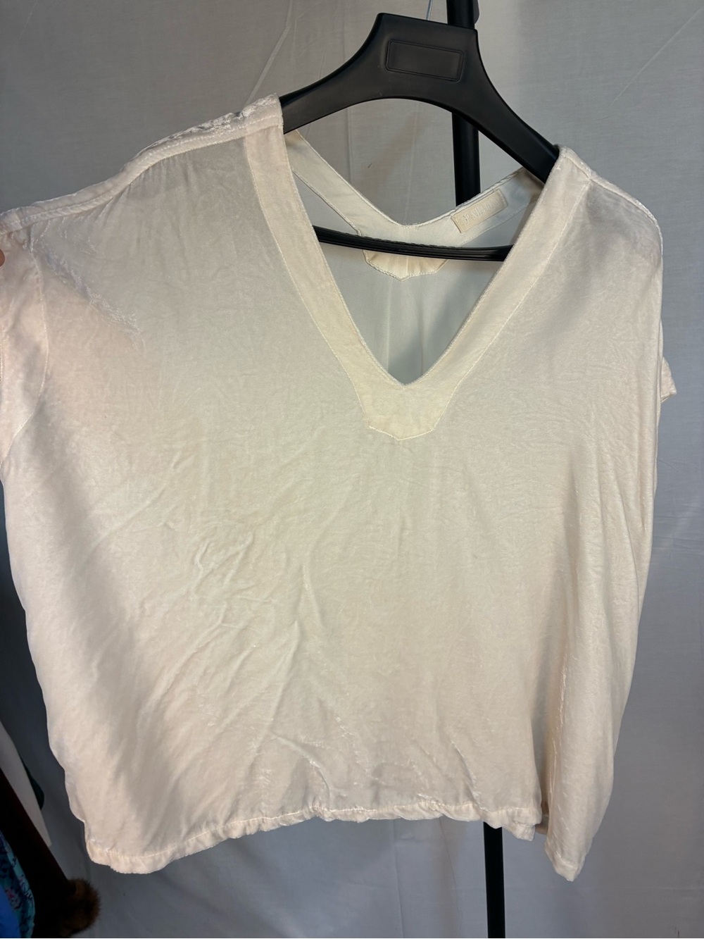 CP Shades Velvet  Cropped V-Neck Blouse M